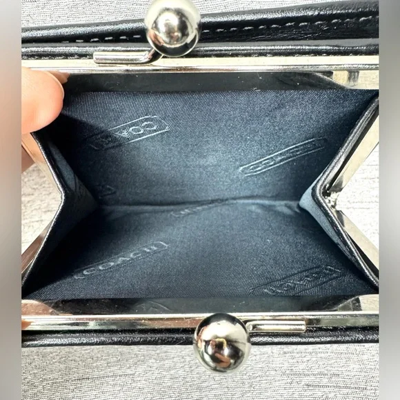 Coach Black Leather Signature Mini Wallet w/ Kisslock & Bi-Fold Snap Closure - Picture 4 of 15